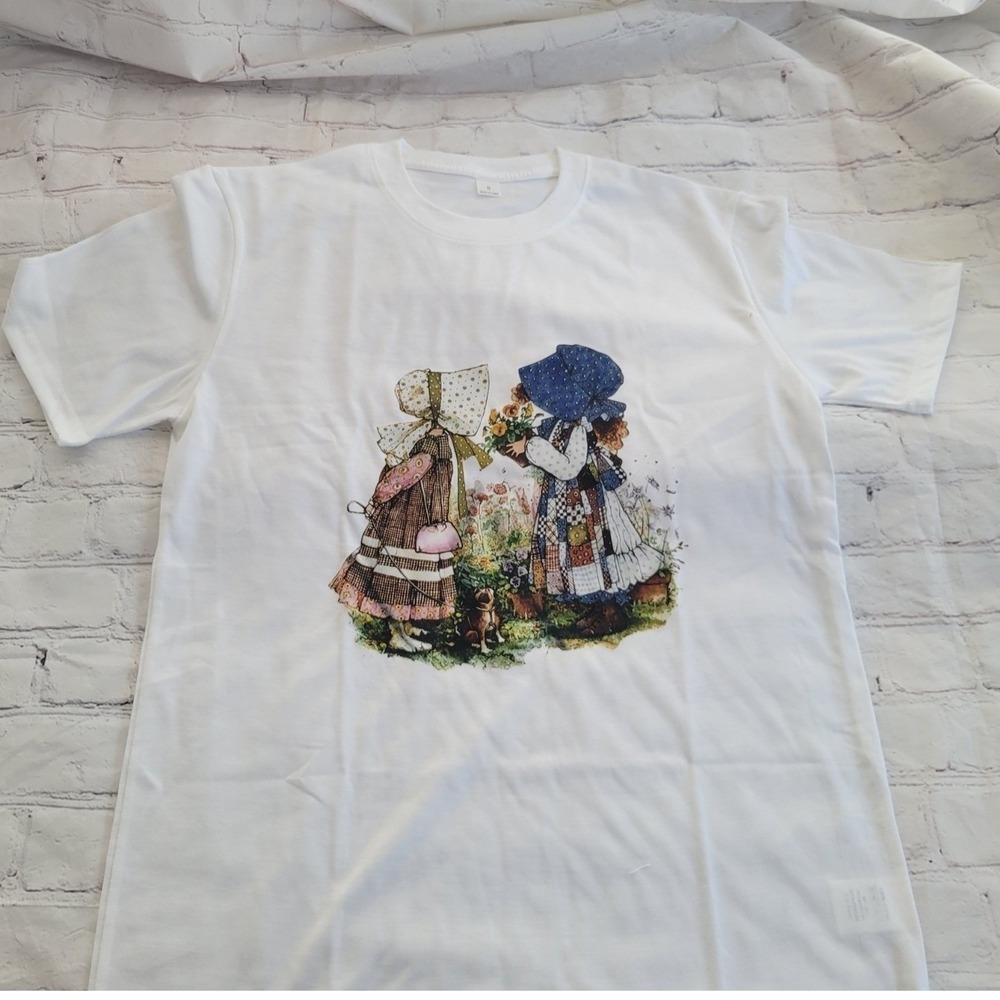 Vintage Style Sunbonnet Girls Graphic T-Shirt White Cotton Short Sleeve Small